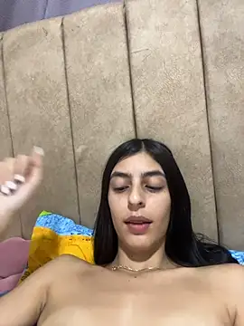 Snapshot of cristel_17 chatting on 02-18-26, 01:23 cristel 17 online show from 02-18-26, 01:23