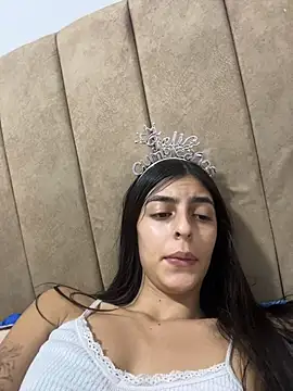 Snapshot of cristel_17 chatting on 03-13-26, 10:49 cristel 17 online show from 03-13-26, 10:49