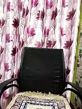 Snapshot of Shreya727 chatting on 03-10-25, 03:12 Shreya727 online show from 03-10-25, 03:12