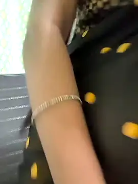 Snapshot of Shreya727 chatting on 10-19-25, 06:41 Shreya727 online show from 10-19-25, 06:41