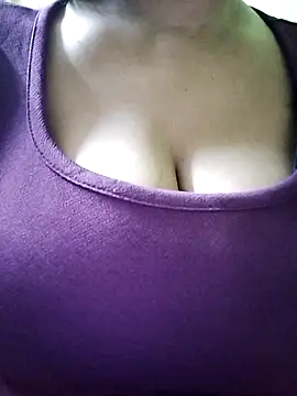 Snapshot of Shreya727 chatting on 10-21-25, 07:58 Shreya727 online show from 10-21-25, 07:58