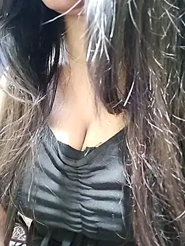 Snapshot of Shreya727 chatting on 11-18-25, 07:51 Shreya727 online show from 11-18-25, 07:51