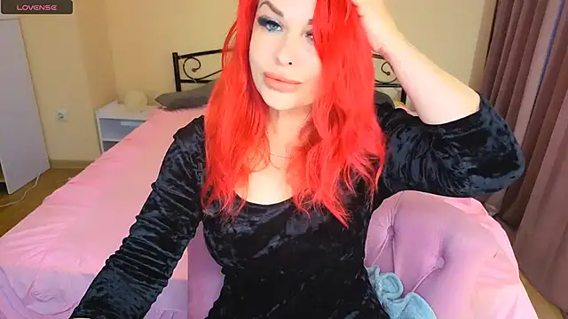 Snapshot of RedHeadBridget chatting on 05-28-26, 05:05 RedHeadBridget online show from 05-28-26, 05:05
