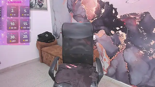 Snapshot of meliboobs_ chatting on 02-25-25, 04:03 meliboobs online show from 02-25-25, 04:03