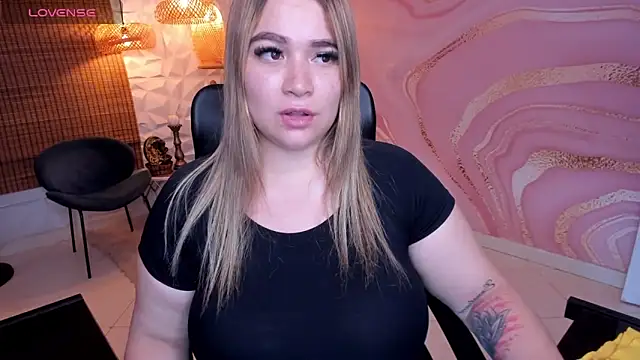 Snapshot of meliboobs_ chatting on 10-10-25, 11:04 meliboobs online show from 10-10-25, 11:04