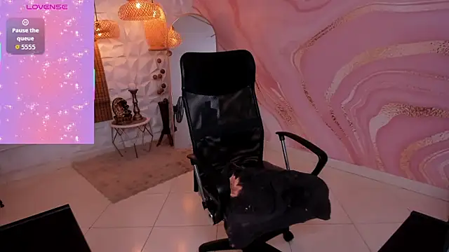 Snapshot of meliboobs_ chatting on 10-15-25, 07:58 meliboobs online show from 10-15-25, 07:58