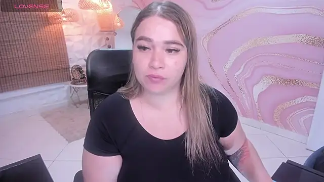 Snapshot of meliboobs_ chatting on 10-25-25, 03:36 meliboobs online show from 10-25-25, 03:36