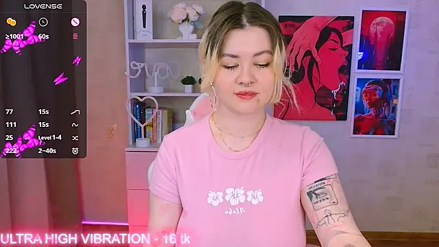 Snapshot of cutie_mili chatting on 01-29-25, 02:32 cutie mili online show from 01-29-25, 02:32