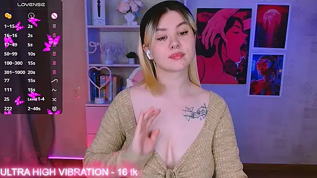 Snapshot of cutie_mili chatting on 02-04-25, 02:53 cutie mili online show from 02-04-25, 02:53