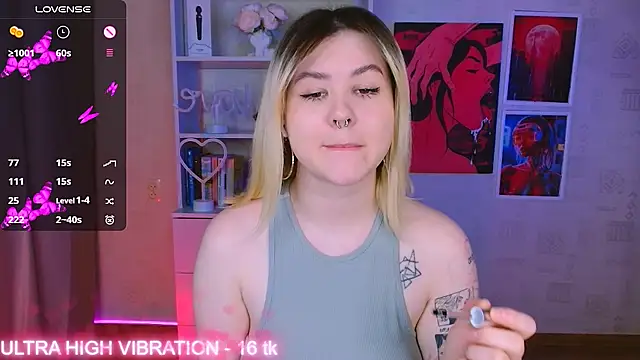 Snapshot of cutie_mili chatting on 02-10-25, 11:34 cutie mili online show from 02-10-25, 11:34