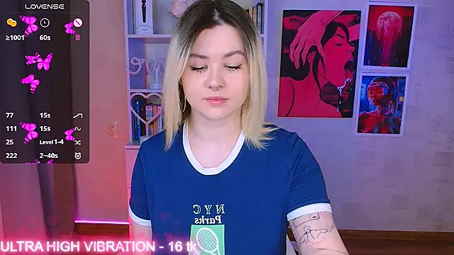 Snapshot of cutie_mili chatting on 02-11-25, 08:52 cutie mili online show from 02-11-25, 08:52