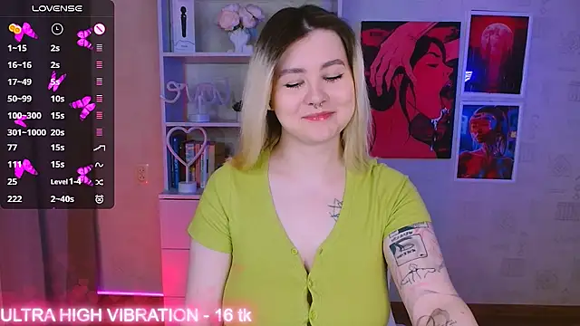 Snapshot of cutie_mili chatting on 02-12-25, 07:35 cutie mili online show from 02-12-25, 07:35