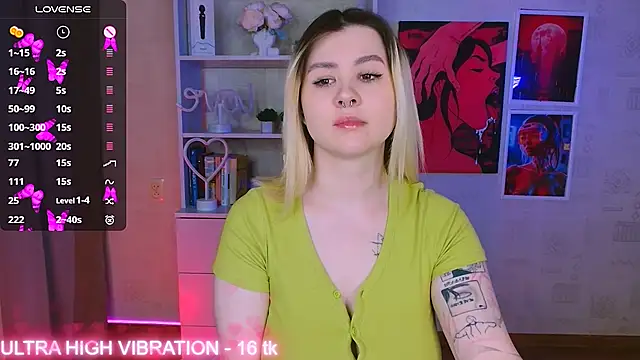 Snapshot of cutie_mili chatting on 02-12-25, 10:37 cutie mili online show from 02-12-25, 10:37