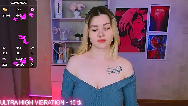 Snapshot of cutie_mili chatting on 02-15-25, 02:04 cutie mili online show from 02-15-25, 02:04