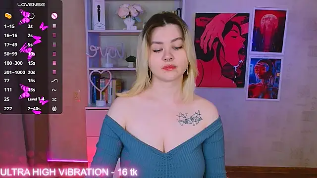 Snapshot of cutie_mili chatting on 02-15-25, 05:09 cutie mili online show from 02-15-25, 05:09