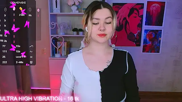 Snapshot of cutie_mili chatting on 02-16-25, 09:48 cutie mili online show from 02-16-25, 09:48