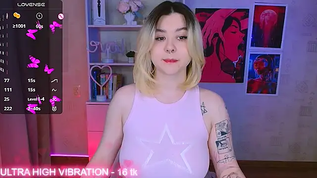 Snapshot of cutie_mili chatting on 02-17-25, 03:25 cutie mili online show from 02-17-25, 03:25