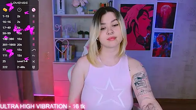 Snapshot of cutie_mili chatting on 02-17-25, 10:07 cutie mili online show from 02-17-25, 10:07