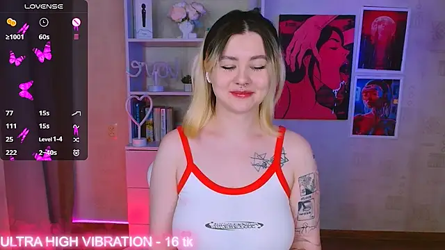 Snapshot of cutie_mili chatting on 02-18-25, 06:37 cutie mili online show from 02-18-25, 06:37