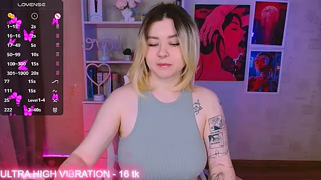 Snapshot of cutie_mili chatting on 02-23-25, 03:35 cutie mili online show from 02-23-25, 03:35