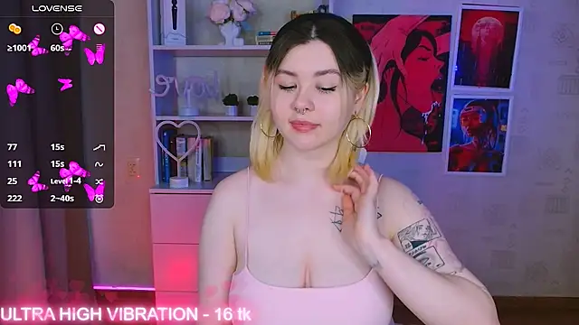 Snapshot of cutie_mili chatting on 02-25-25, 03:31 cutie mili online show from 02-25-25, 03:31