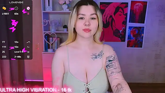 Snapshot of cutie_mili chatting on 02-25-25, 11:41 cutie mili online show from 02-25-25, 11:41