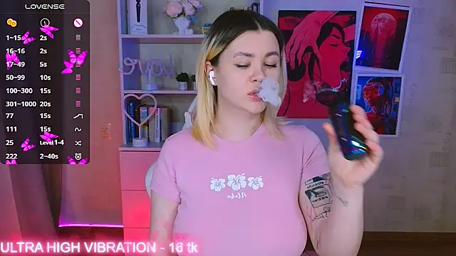 Snapshot of cutie_mili chatting on 02-26-25, 10:47 cutie mili online show from 02-26-25, 10:47