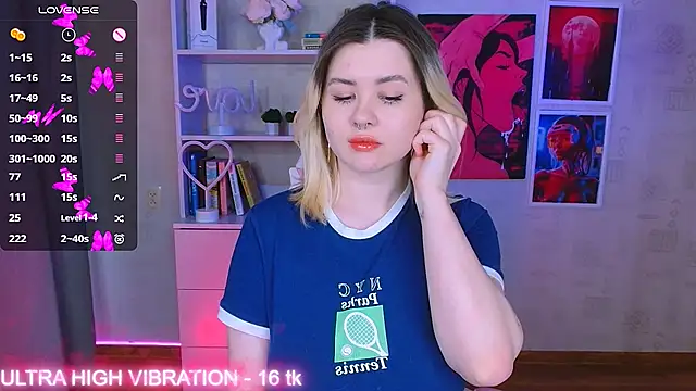 Snapshot of cutie_mili chatting on 02-28-25, 08:09 cutie mili online show from 02-28-25, 08:09