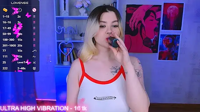 Snapshot of cutie_mili chatting on 03-13-25, 10:05 cutie mili online show from 03-13-25, 10:05