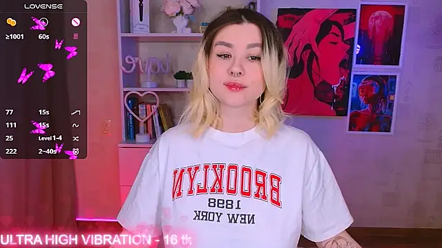 Snapshot of cutie_mili chatting on 03-21-25, 09:45 cutie mili online show from 03-21-25, 09:45