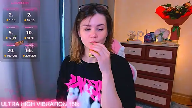 Snapshot of cutie_mili chatting on 10-01-25, 08:42 cutie mili online show from 10-01-25, 08:42