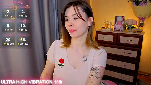 Snapshot of cutie_mili chatting on 10-24-25, 08:22 cutie mili online show from 10-24-25, 08:22