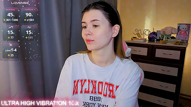 Snapshot of cutie_mili chatting on 11-05-25, 07:41 cutie mili online show from 11-05-25, 07:41