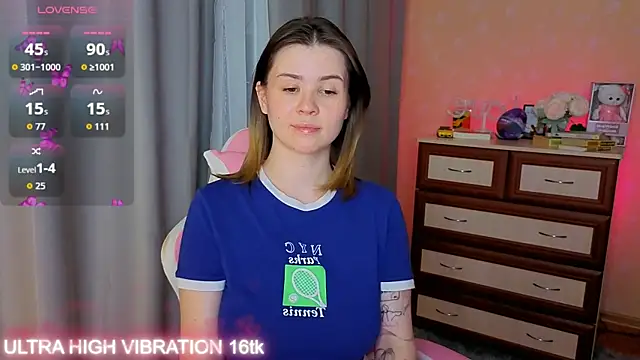 Snapshot of cutie_mili chatting on 11-21-25, 10:14 cutie mili online show from 11-21-25, 10:14