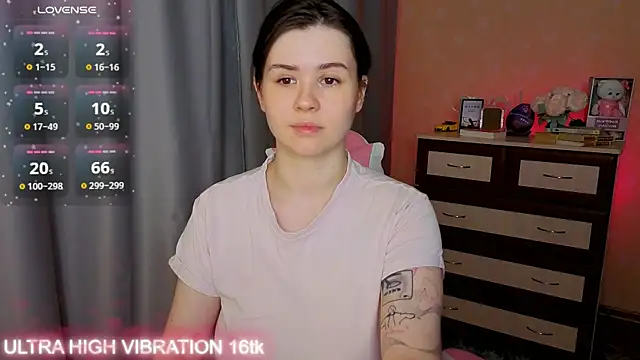 Snapshot of cutie_mili chatting on 11-27-25, 08:38 cutie mili online show from 11-27-25, 08:38