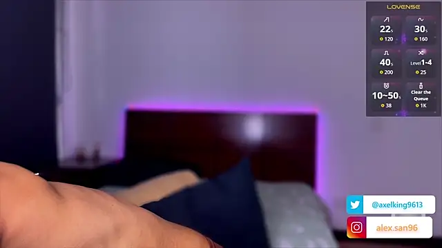 Snapshot of AxelKing1326 chatting on 10-13-25, 04:29 AxelKing1326 online show from 10-13-25, 04:29