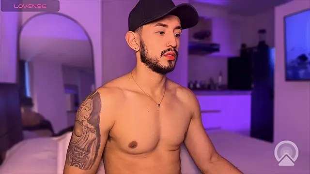 Snapshot of AxelKing1326 chatting on 05-25-26, 03:07 AxelKing1326 online show from 05-25-26, 03:07