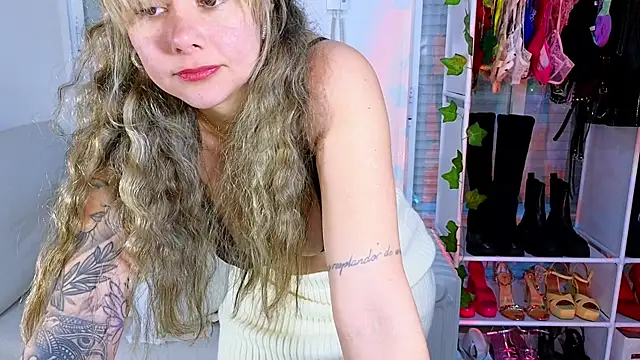 Tawny cox online show from 01-17-25, 04:04