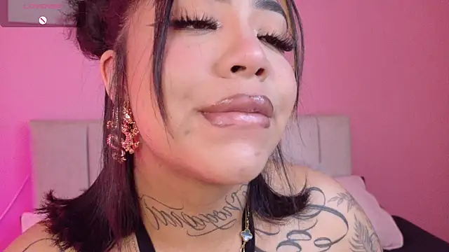 Snapshot of foxxy-lov3 chatting on 10-30-25, 12:39 foxxy-lov3 online show from 10-30-25, 12:39