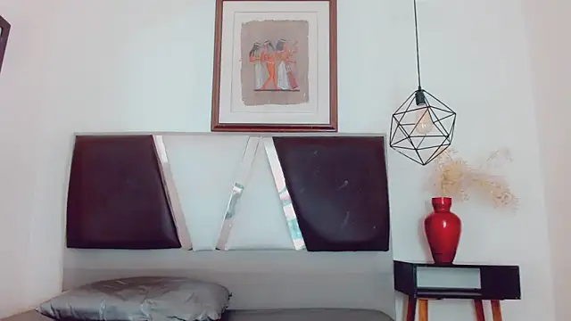 hilary rodriguez online show from 12-20-24, 01:58