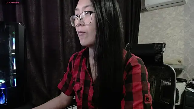 Snapshot of Brightssmiles chatting on 02-11-25, 06:51 Brightssmiles online show from 02-11-25, 06:51