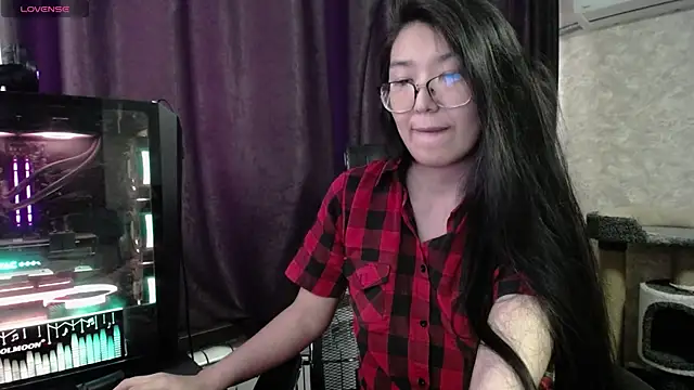 Snapshot of Brightssmiles chatting on 02-24-25, 10:15 Brightssmiles online show from 02-24-25, 10:15