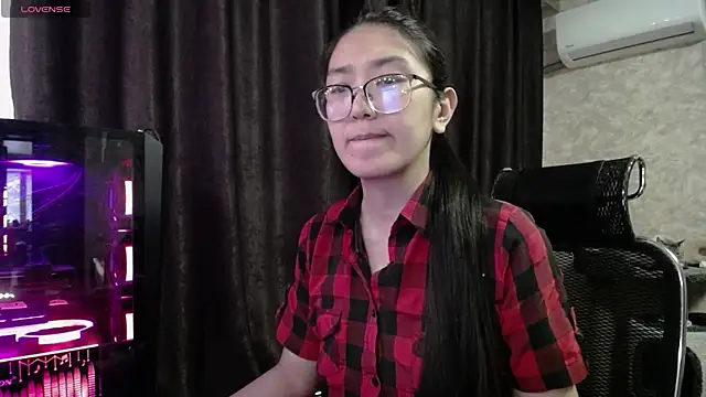 Snapshot of Brightssmiles chatting on 03-03-25, 07:32 Brightssmiles online show from 03-03-25, 07:32