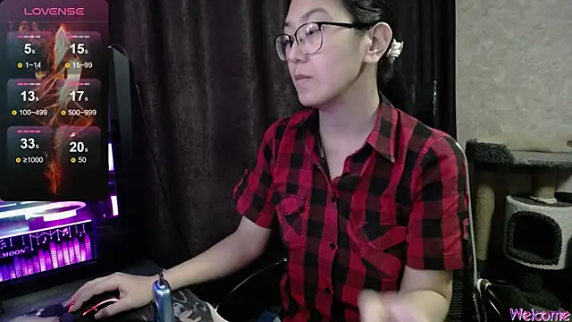 Snapshot of Brightssmiles chatting on 03-10-25, 06:05 Brightssmiles online show from 03-10-25, 06:05