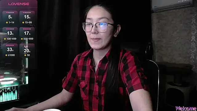 Snapshot of Brightssmiles chatting on 10-20-25, 06:25 Brightssmiles online show from 10-20-25, 06:25