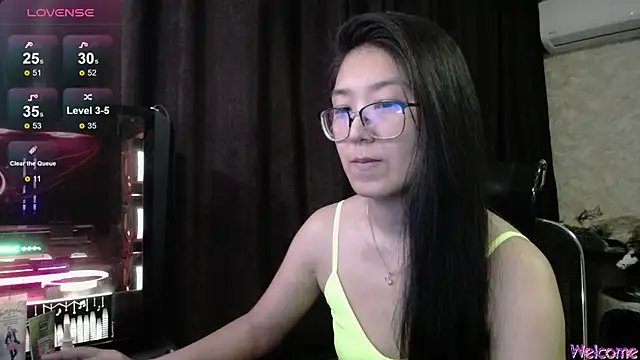 Snapshot of Brightssmiles chatting on 10-21-25, 06:25 Brightssmiles online show from 10-21-25, 06:25