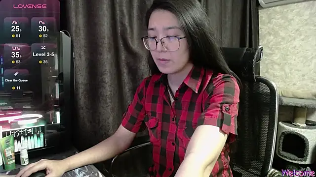 Snapshot of Brightssmiles chatting on 10-29-25, 07:10 Brightssmiles online show from 10-29-25, 07:10