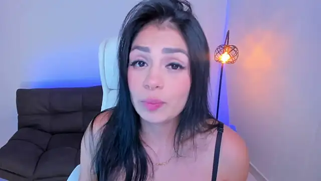 dominique21  online show from 12-18-24, 05:04