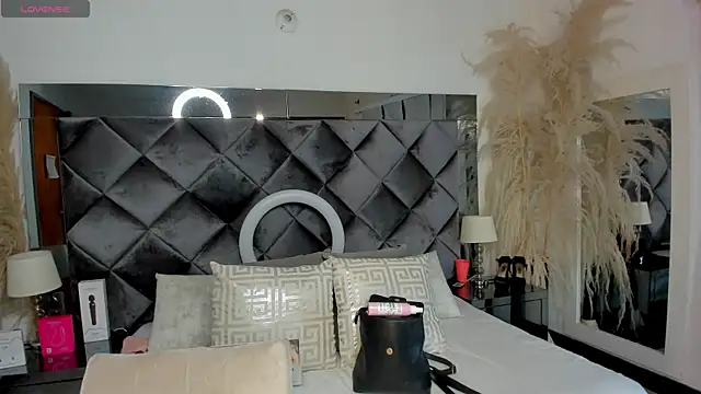 Snapshot of sofhiaa_adaams chatting on 10-27-25, 10:36 sofhiaa adaams online show from 10-27-25, 10:36