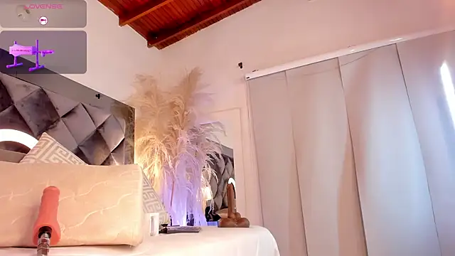 Snapshot of sofhiaa_adaams chatting on 10-28-25, 11:18 sofhiaa adaams online show from 10-28-25, 11:18